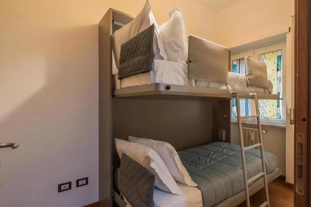 Bright Apt 2 Bedroom And Balcony روما 0*,  إيطاليا