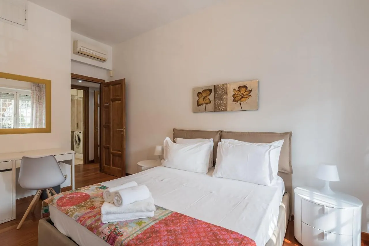 Bright Apt 2 Bedroom And Balcony روما