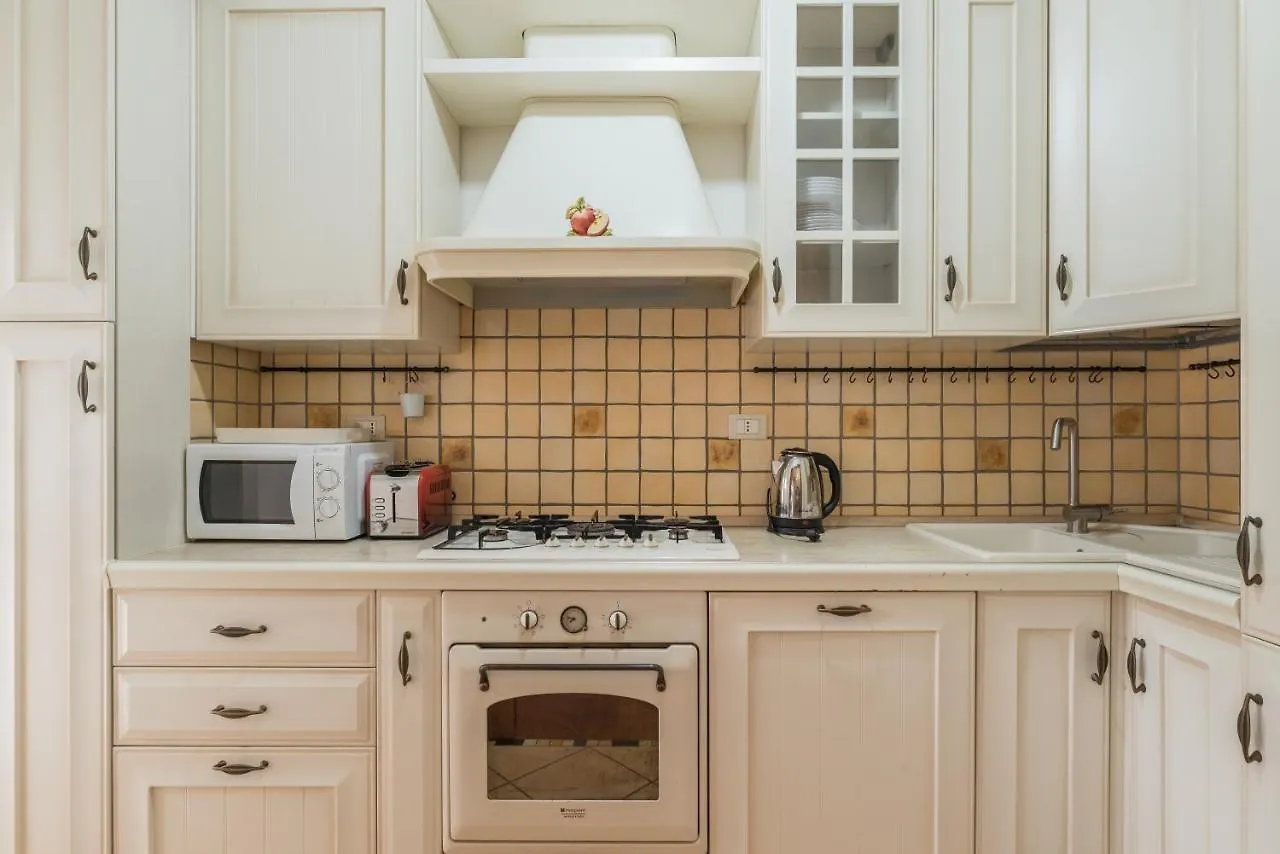 Bright Apt 2 Bedroom And Balcony روما شقة