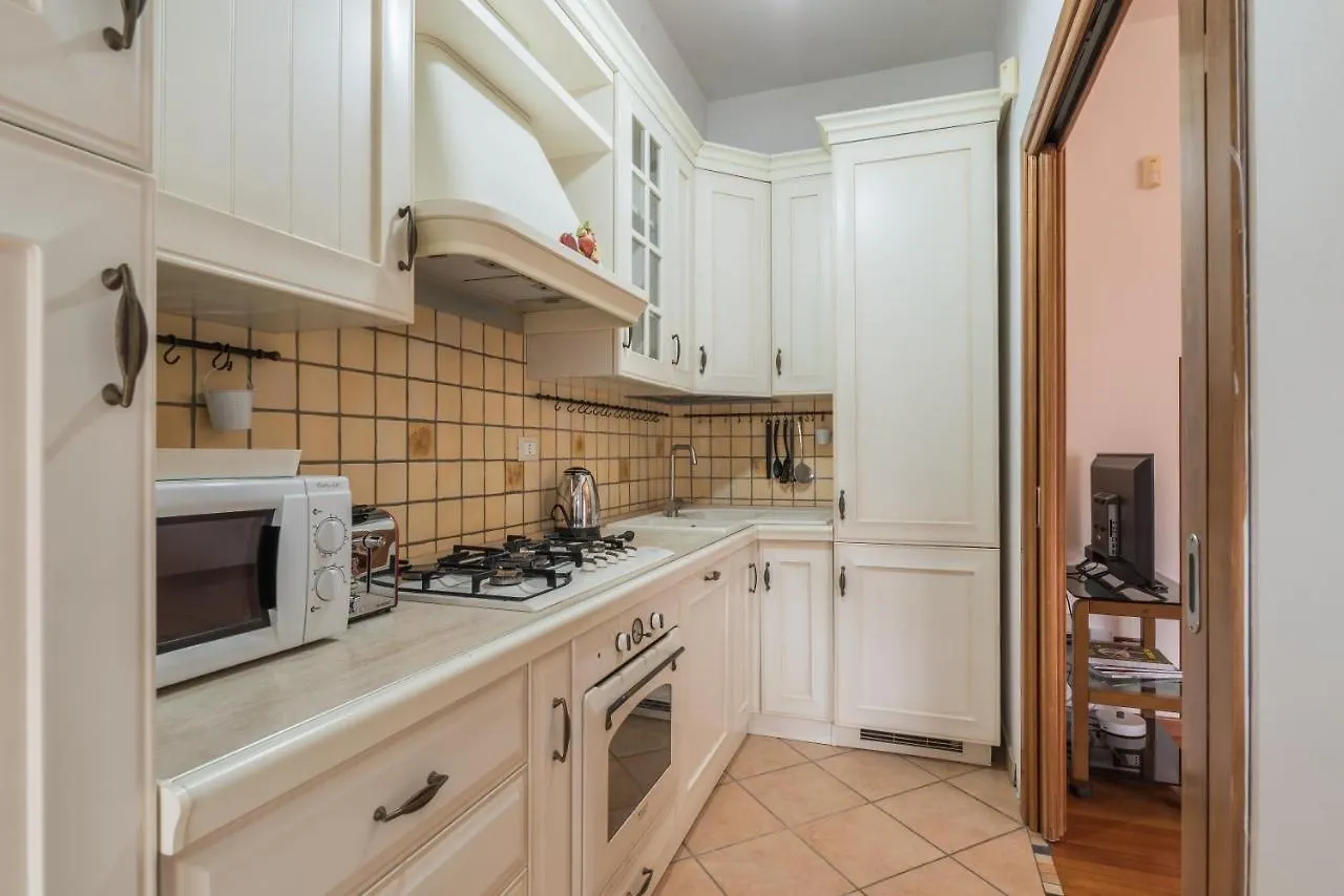 Bright Apt 2 Bedroom And Balcony Rome Italy