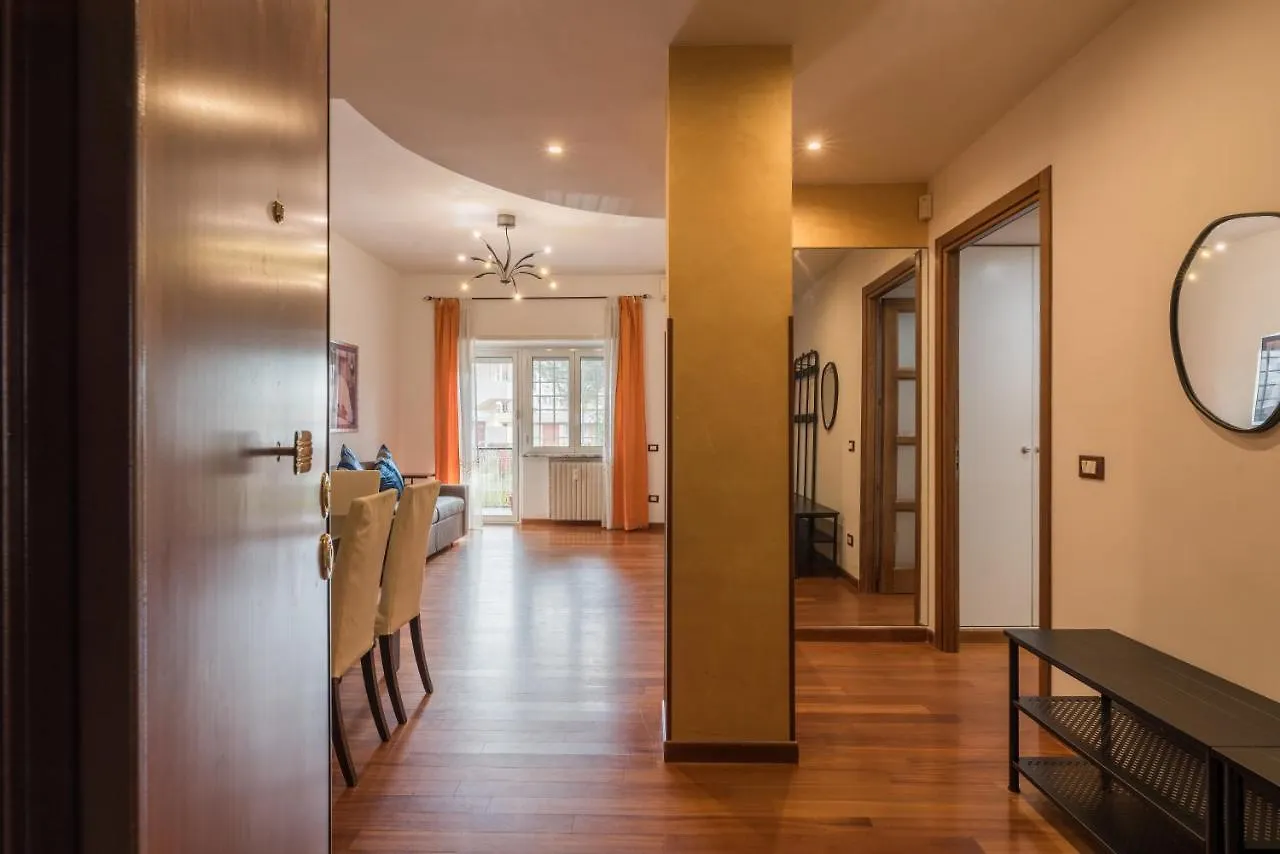 Bright Apt 2 Bedroom And Balcony روما شقة