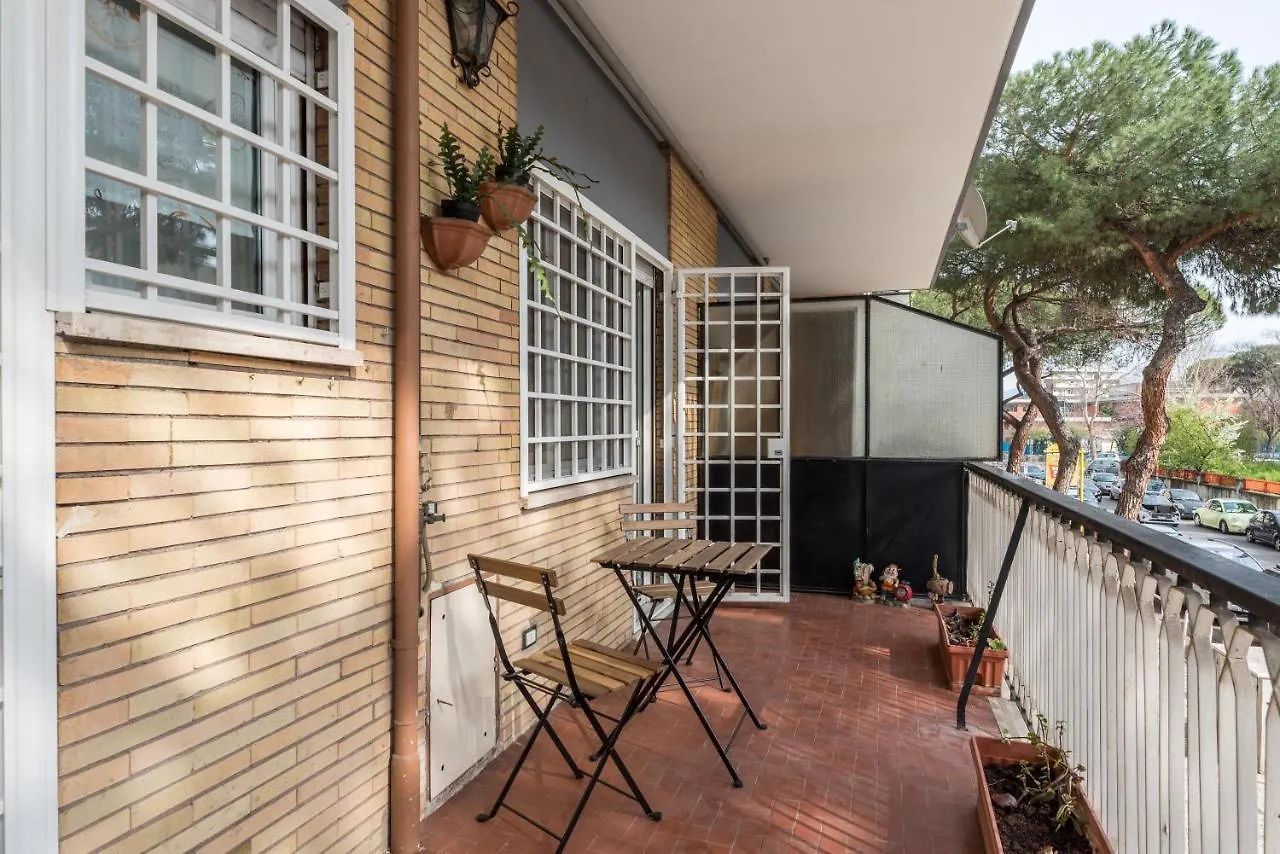 Bright Apt 2 Bedroom And Balcony Rome
