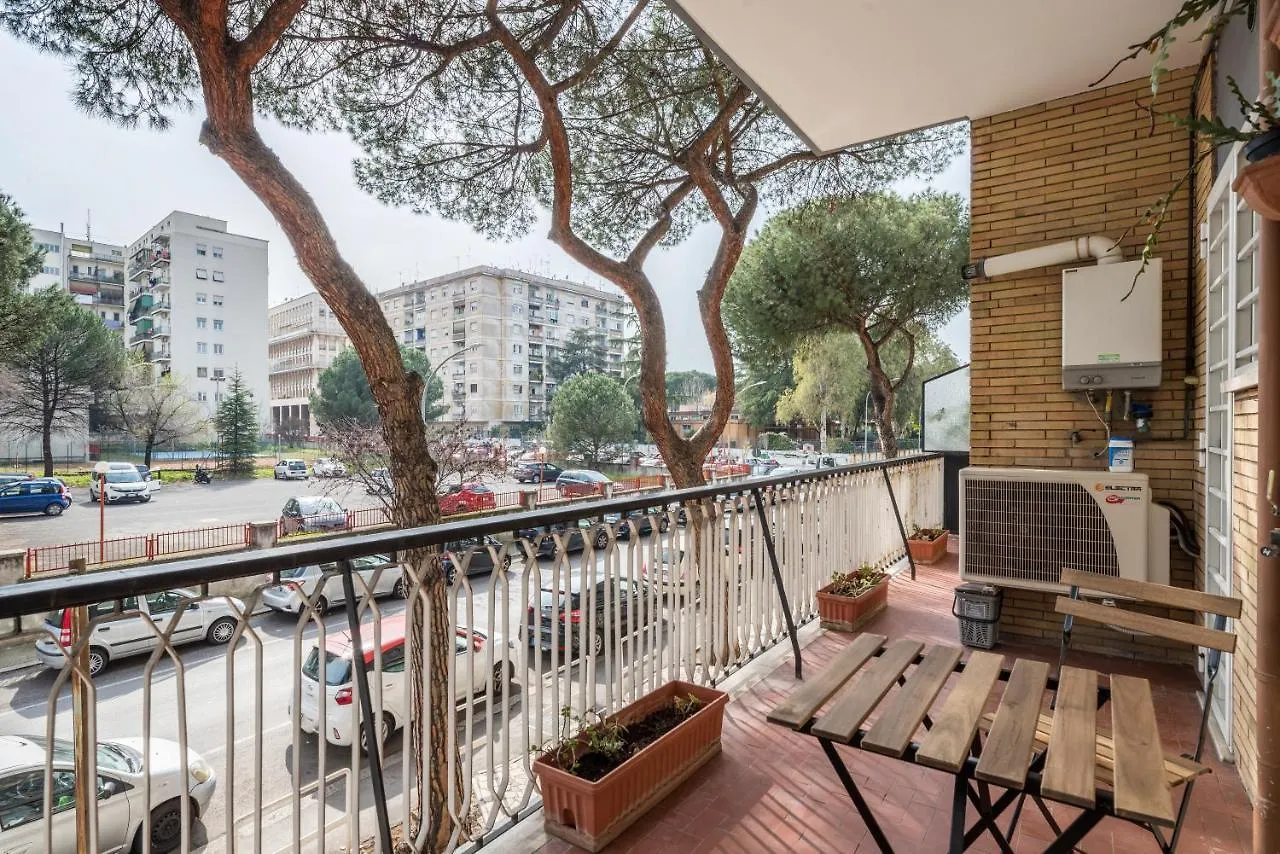 شقة Bright Apt 2 Bedroom And Balcony روما