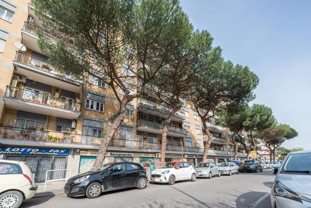 Bright Apt 2 Bedroom And Balcony روما 0*,  إيطاليا